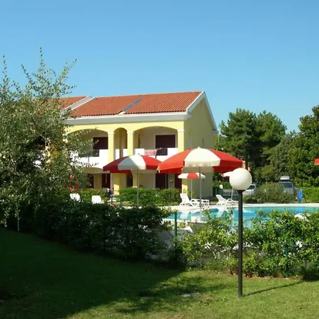 아파트 Newly Constructed With Shared Pool
