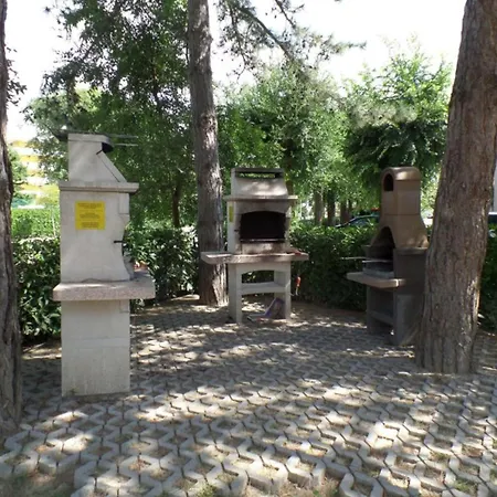 Newly Constructed With Shared Pool